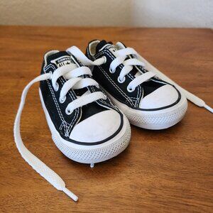 Converse Toddler Shoe - Size 5